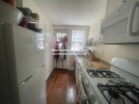 38 Gibson St, Unit 6B in Cambridge, MA - Building Photo