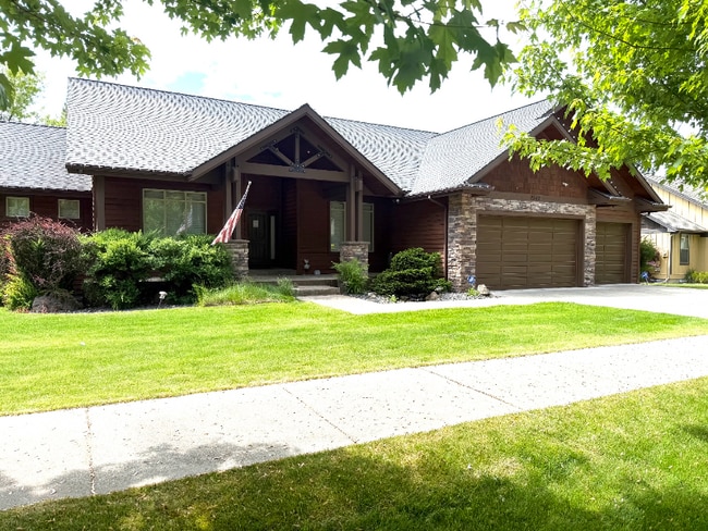 property at 2542 E Mountain Vista Dr