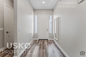 950 Sloboda Ave in Sacramento, CA - Building Photo - Building Photo