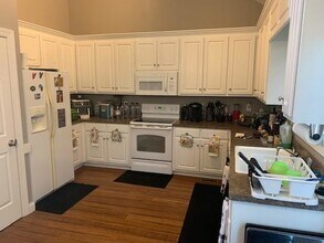 1125 Sebring Dr in Winterville, NC - Building Photo - Building Photo