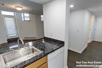 111 Jersey St, Unit A in Boston, MA - Building Photo - Building Photo
