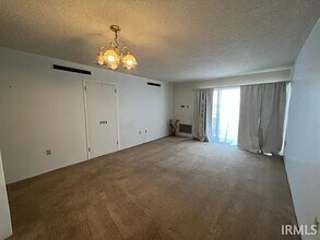 1100 Erie Ave, Unit 605 in Evansville, IN - Building Photo - Building Photo