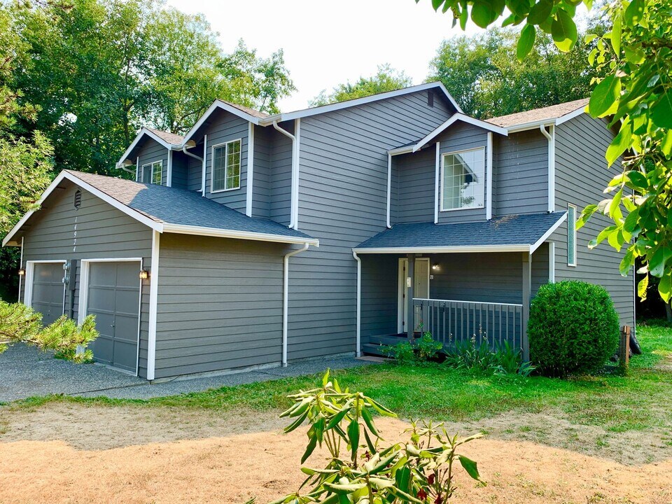 14924 48th Ave W in Edmonds, WA - Building Photo