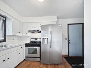 9024 31st Ave N in Minneapolis, MN - Building Photo - Building Photo