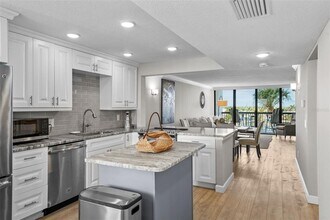 9495 Blind Pass Rd in St Pete Beach, FL - Building Photo - Building Photo