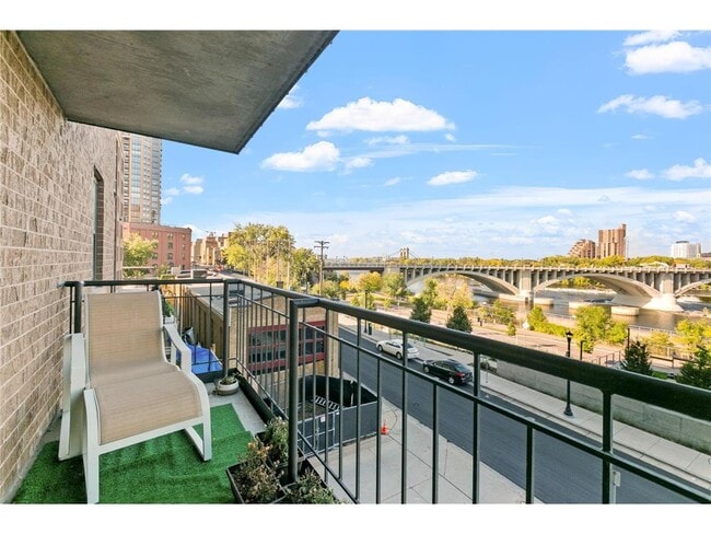 401 S 1st St in Minneapolis, MN - Building Photo - Building Photo