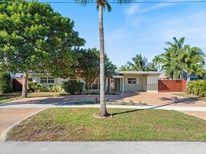 1001 SE 5th Ave in Pompano Beach, FL - Building Photo - Building Photo