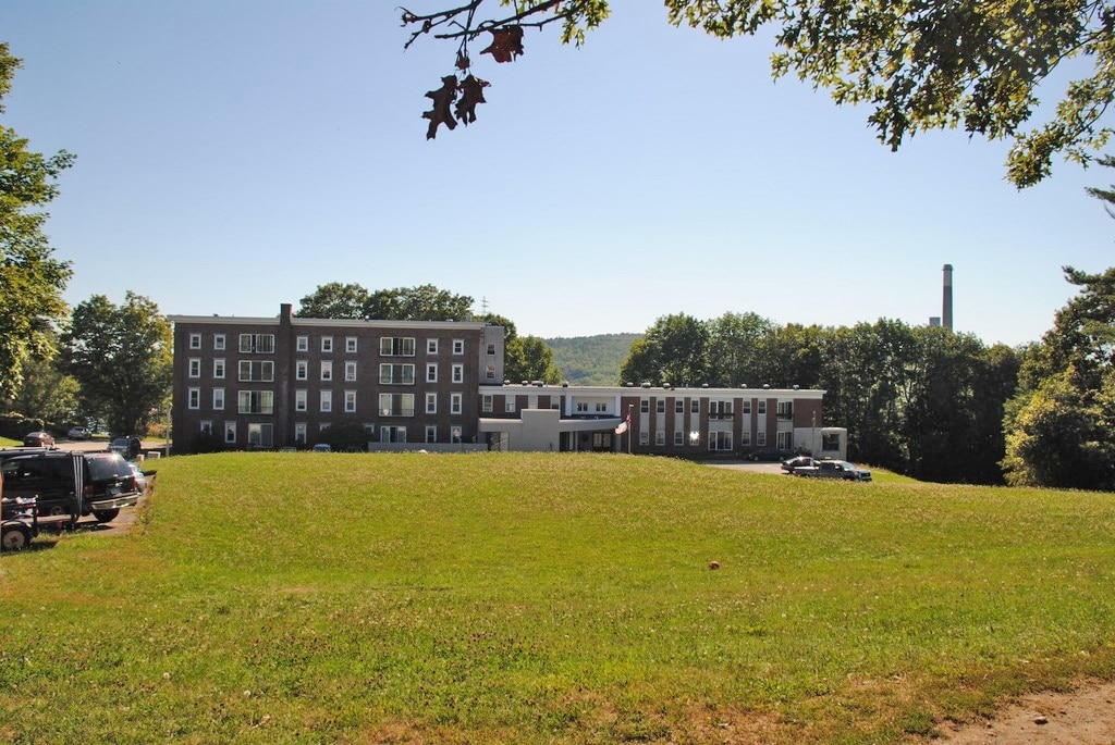 Knoxview Apartments in Bucksport, ME - Foto de edificio