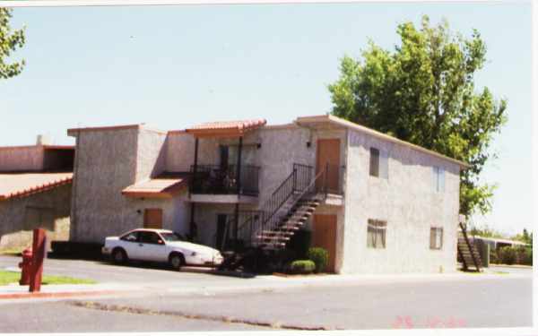 4870 W Twain Ave in Las Vegas, NV - Building Photo - Building Photo