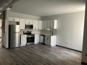 2513 Frankford Ave, Unit Unit 4 in Philadelphia, PA - Foto de edificio - Building Photo