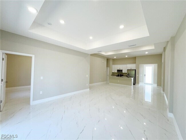 313 Hermosa Ave in Lehigh Acres, FL - Building Photo - Building Photo