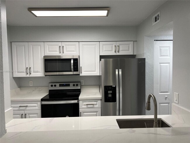 property at 2871 N Oakland Forest Dr