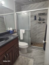 13382 Tiverton Rd in San Diego, CA - Foto de edificio - Building Photo