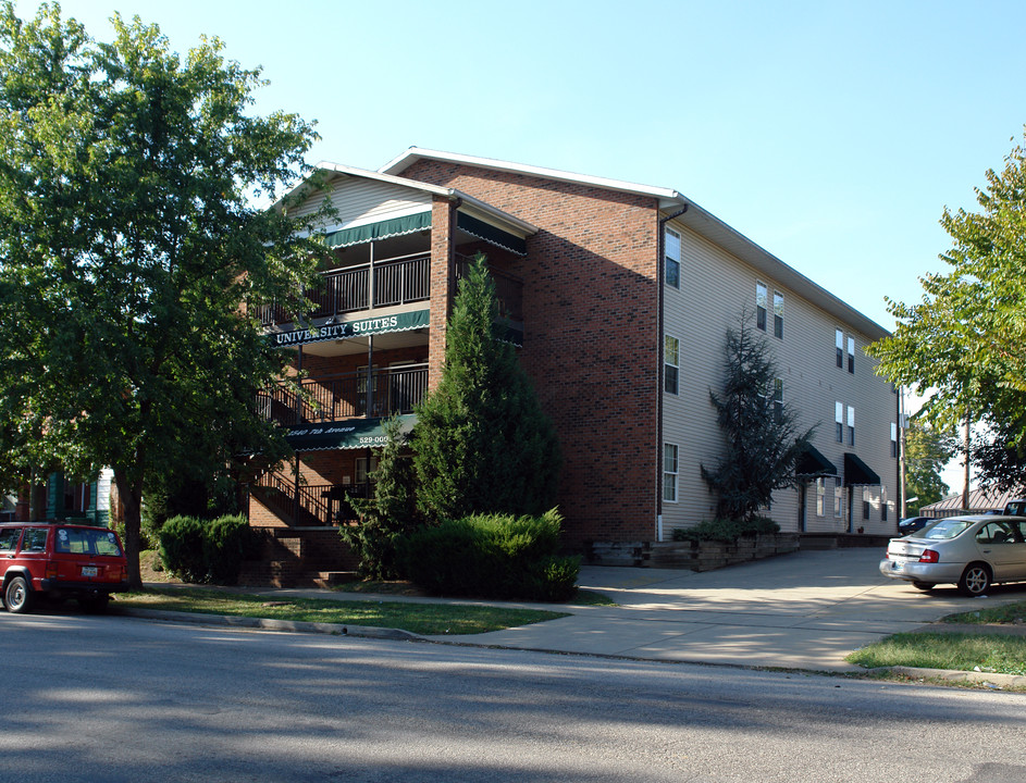 University Suites in Huntington, WV - Building Photo