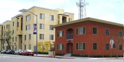 Lillian Place in San Diego, CA - Building Photo - Building Photo