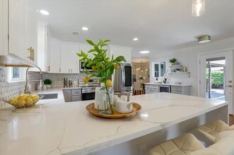 992 Fairfield Ave in Santa Clara, CA - Building Photo - Building Photo