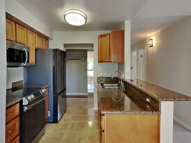 66 Fairmount Ave in Oakland, CA - Building Photo