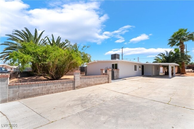 2749 Del Mar Pl