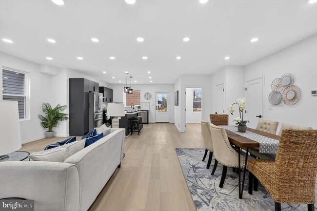 property at 2932 Yost Pl NE