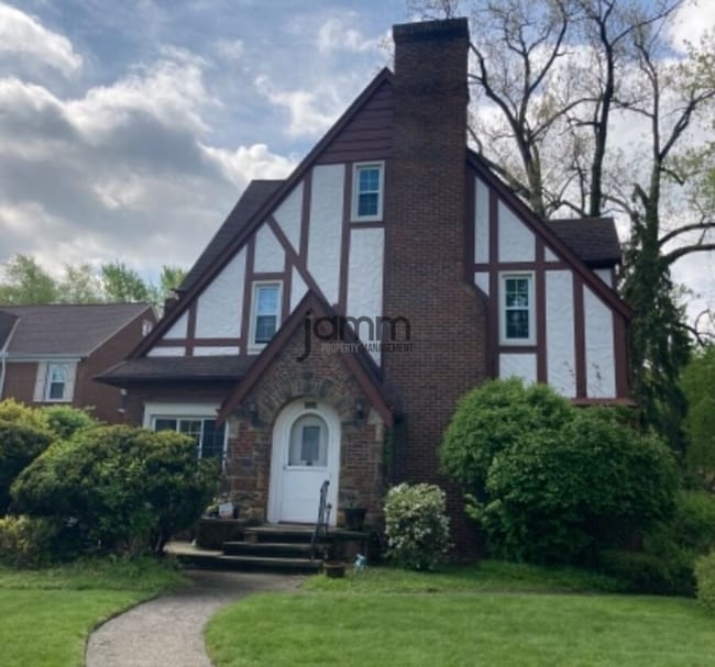 property at 3722 Meadowbrook Blvd