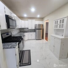 1301 Plymouth Rd in North Brunswick, NJ - Building Photo - Building Photo