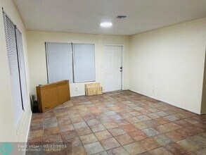937 32nd St in West Palm Beach, FL - Foto de edificio - Building Photo