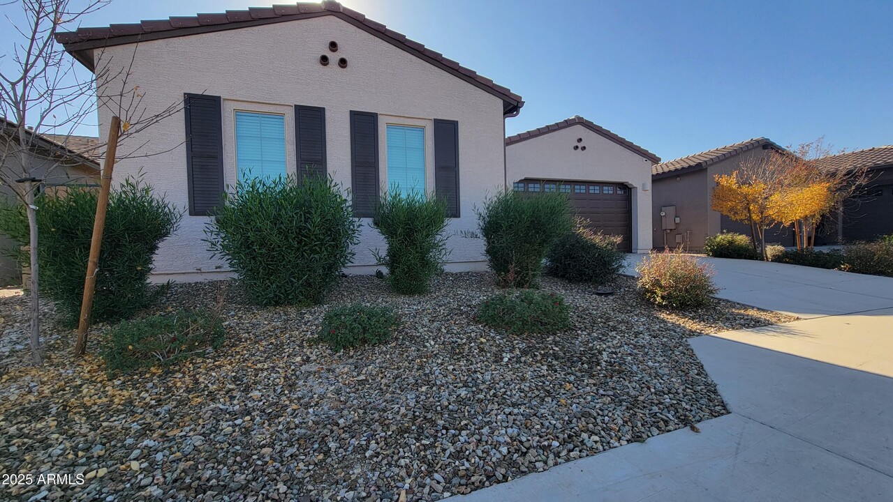 19233 W Coolidge St in Litchfield Park, AZ - Building Photo