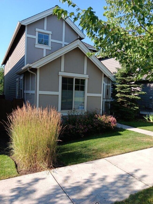 20741 Comet Ln in Bend, OR - Building Photo - Building Photo