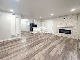 12073 E Harvard Ave in Aurora, CO - Building Photo