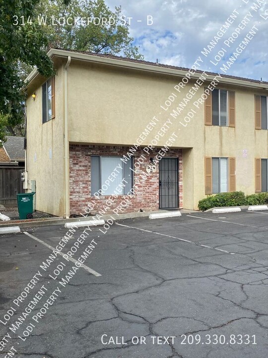 314 W Lockeford St in Lodi, CA - Building Photo