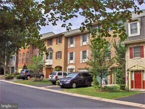 1026 Lindsay Ln in Hagerstown, MD - Building Photo - Building Photo