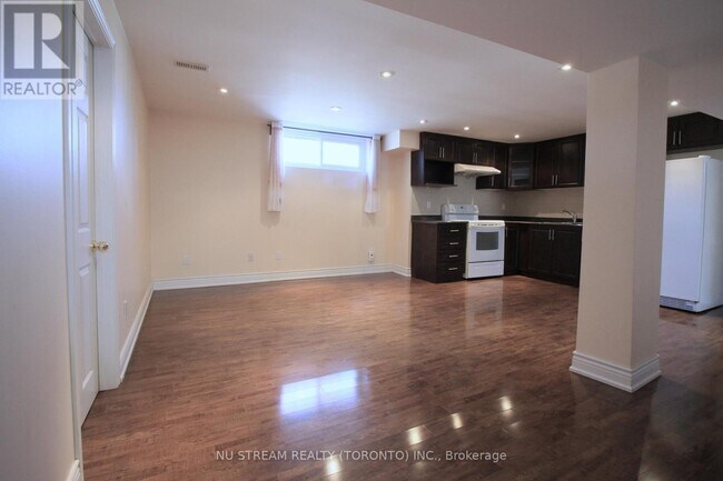 49 Acre Heights Crescent in Toronto, ON - Building Photo - Building Photo