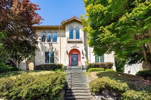 2107 5th Ave N, Unit D in Seattle, WA - Building Photo