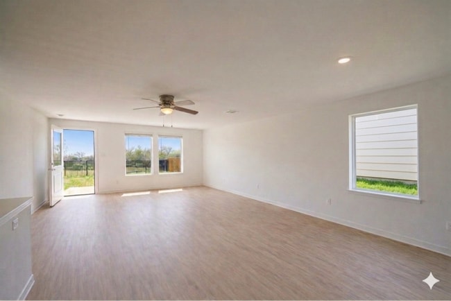 1913 Ventasso Blvd in Providence Village, TX - Foto de edificio - Building Photo