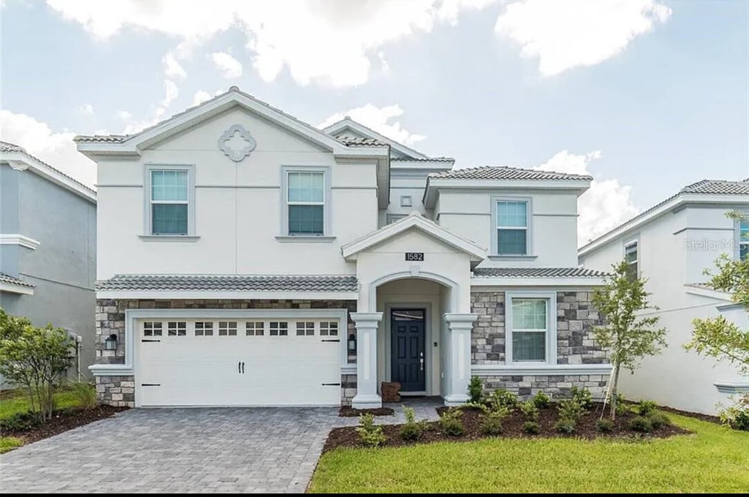 1582 Plunker Dr in Four Corners, FL - Building Photo