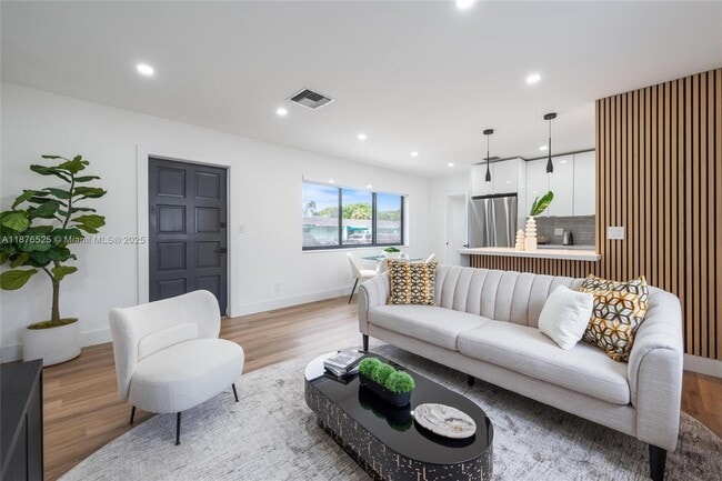 1201 N 16th Ave in Hollywood, FL - Building Photo - Building Photo