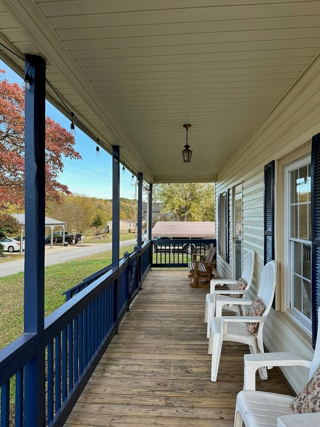 302 Catawba Ave in Hickory, NC - Building Photo - Building Photo