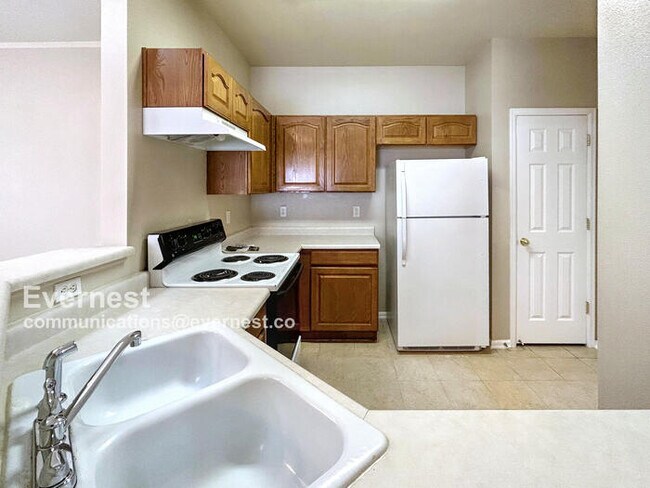 7220 Leeside View in Colorado Springs, CO - Building Photo - Building Photo