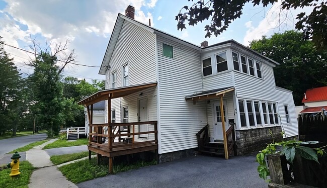 57 Montcalm St, Unit #1 Downstairs