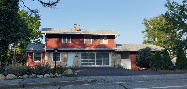 1082 Greenwich Ave, Unit Suite #1 in Warwick, RI - Building Photo - Building Photo