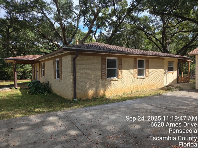 6590 Dewrell Square in Pensacola, FL - Building Photo - Building Photo