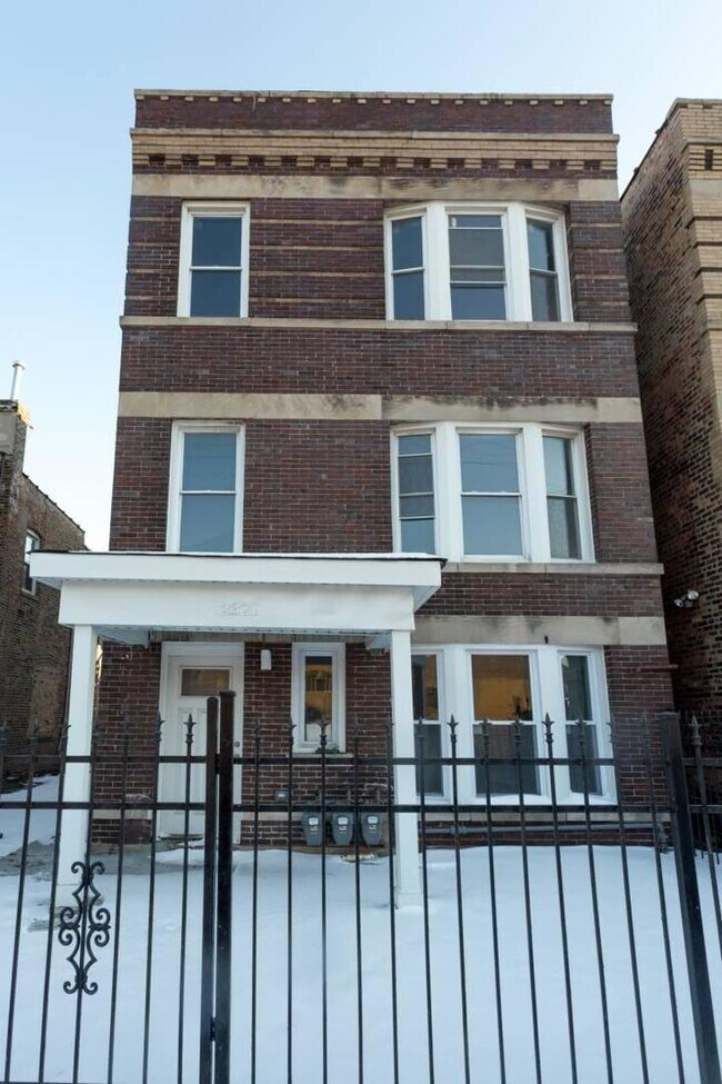 property at 2321 W Fullerton Ave