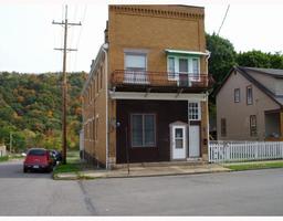 1526 Second Ave in Beaver Falls, PA - Building Photo