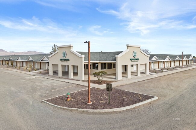 property at 1879 Peppertree Dr