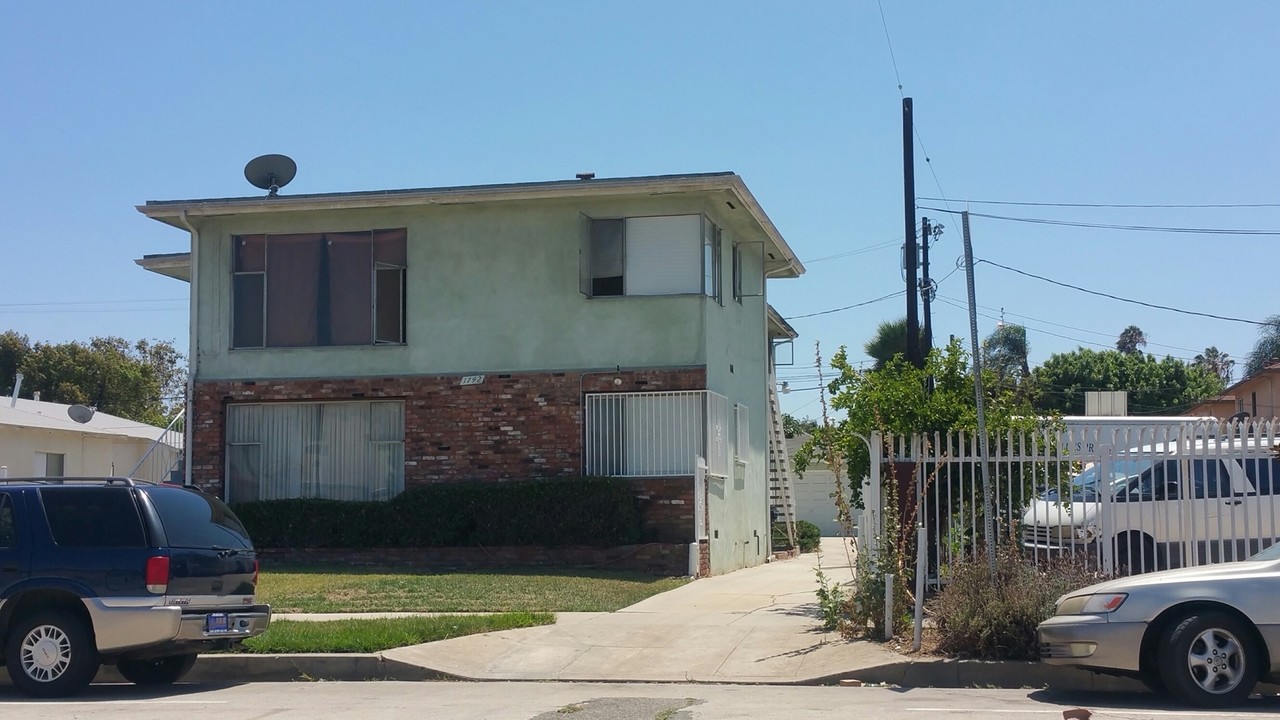 1742 W 83rd St in Los Angeles, CA - Building Photo