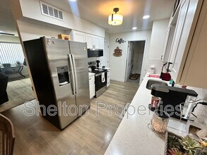 10806 W Camelot Cir in Sun City, AZ - Building Photo - Building Photo