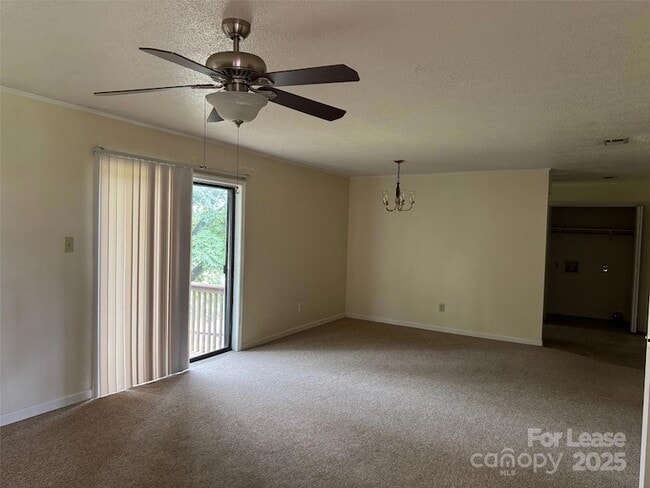 1237 15th Ave NW in Hickory, NC - Building Photo - Building Photo