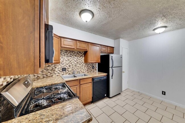 2801 Skyway Cir in Austin, TX - Building Photo - Building Photo