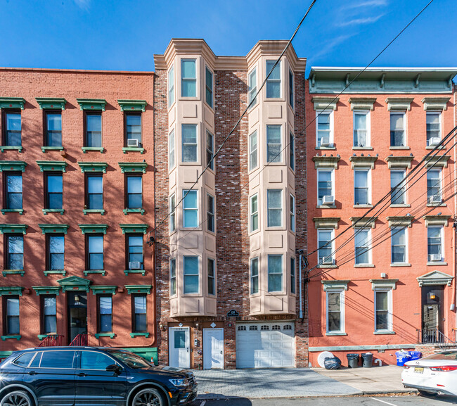 128-130 Adams St in Hoboken, NJ - Building Photo - Building Photo