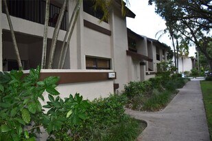 2784 NW 42nd Ave in Coconut Creek, FL - Building Photo